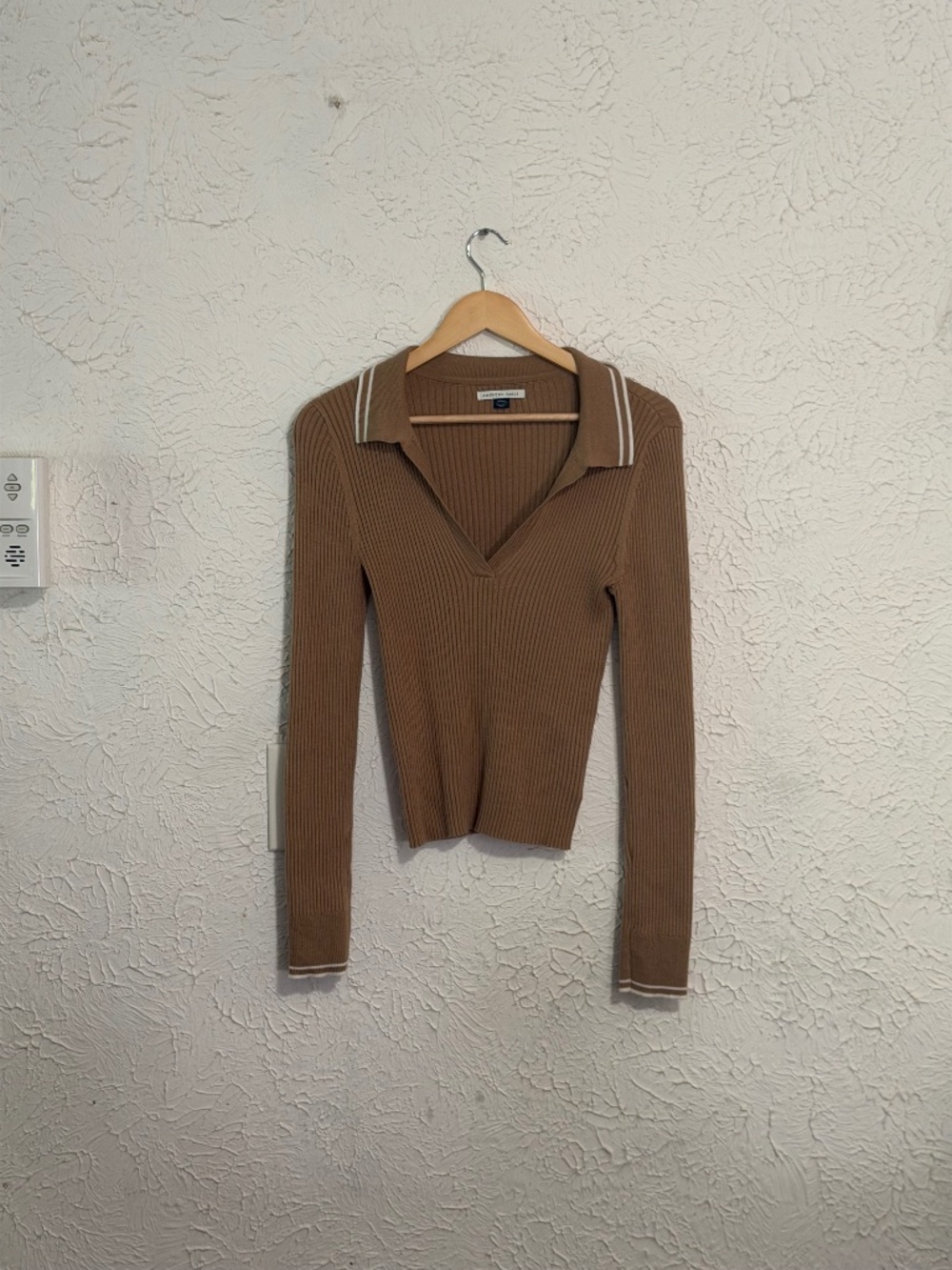 American Eagle Tan Ribbed Collared V-Neck Long Sleeve Top M